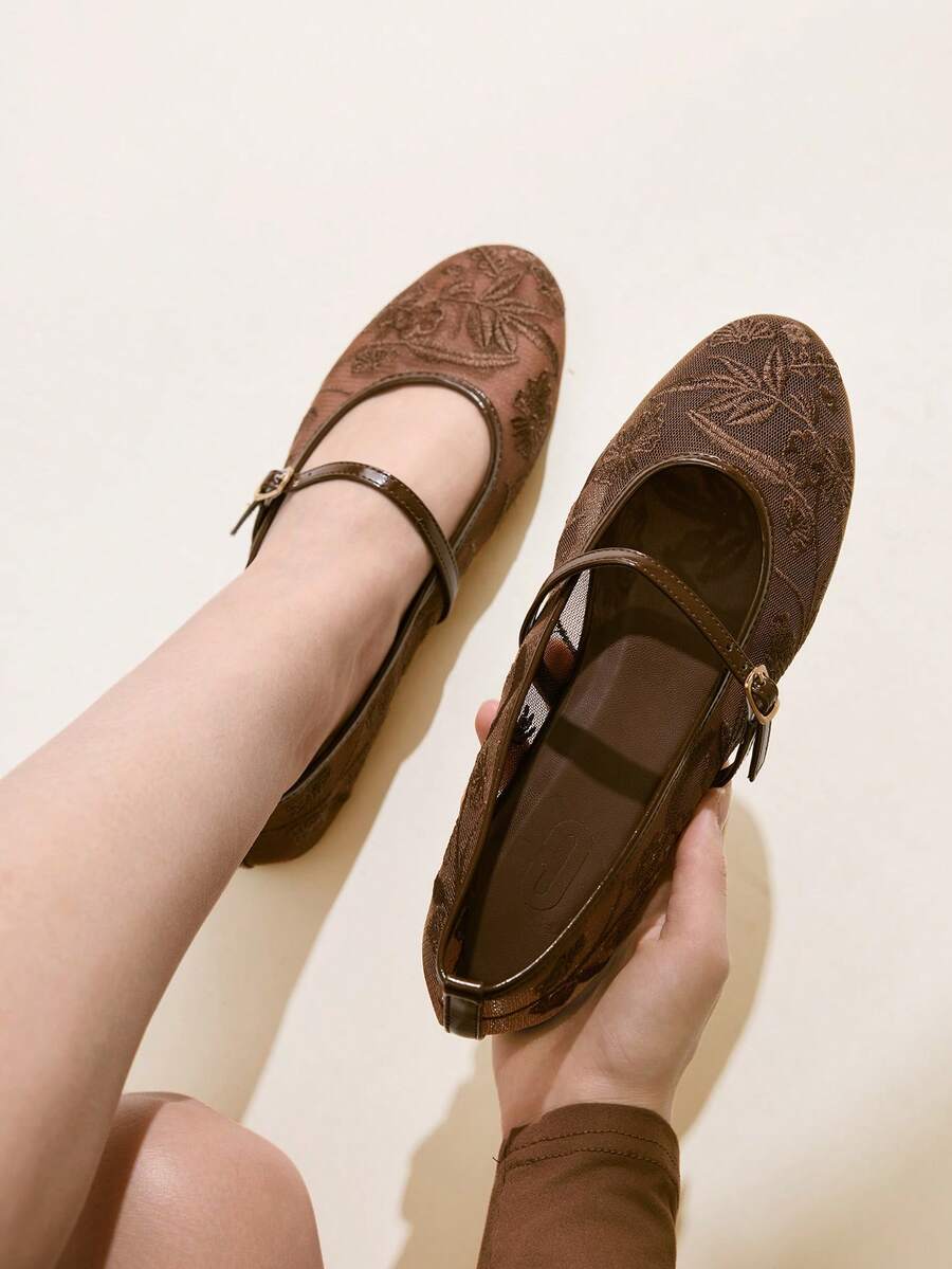 2025 Autumn Women's Round Toe Mesh Ballet Flats, Embroidered Floral & Pearl Decor Design, Elegant Minimalist Breathable Retro Mary Jane Slip-On Style - Image 25