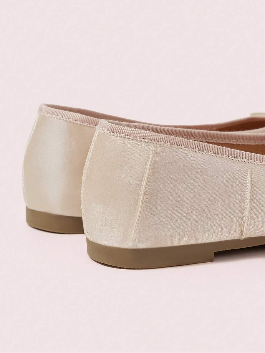 CUCCOO DOLLMOD Women's Champagne Satin Pleated Round Toe Split Toe Flats Classic Vintage Japanese Casual Cute Vacation Commute Shoes - Image 4