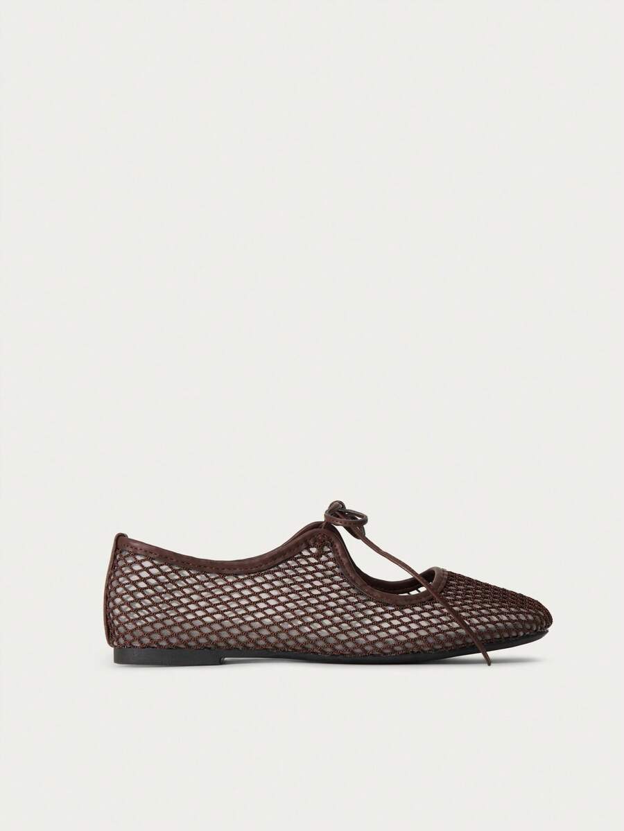 Nöista A Pair Of Fashionable Brown Flat Mesh Ballet Shoes, Featuring Breathable Mesh Design And Delicate Lace-Up Details, Creating A Modern Feminine Look. - Image 3