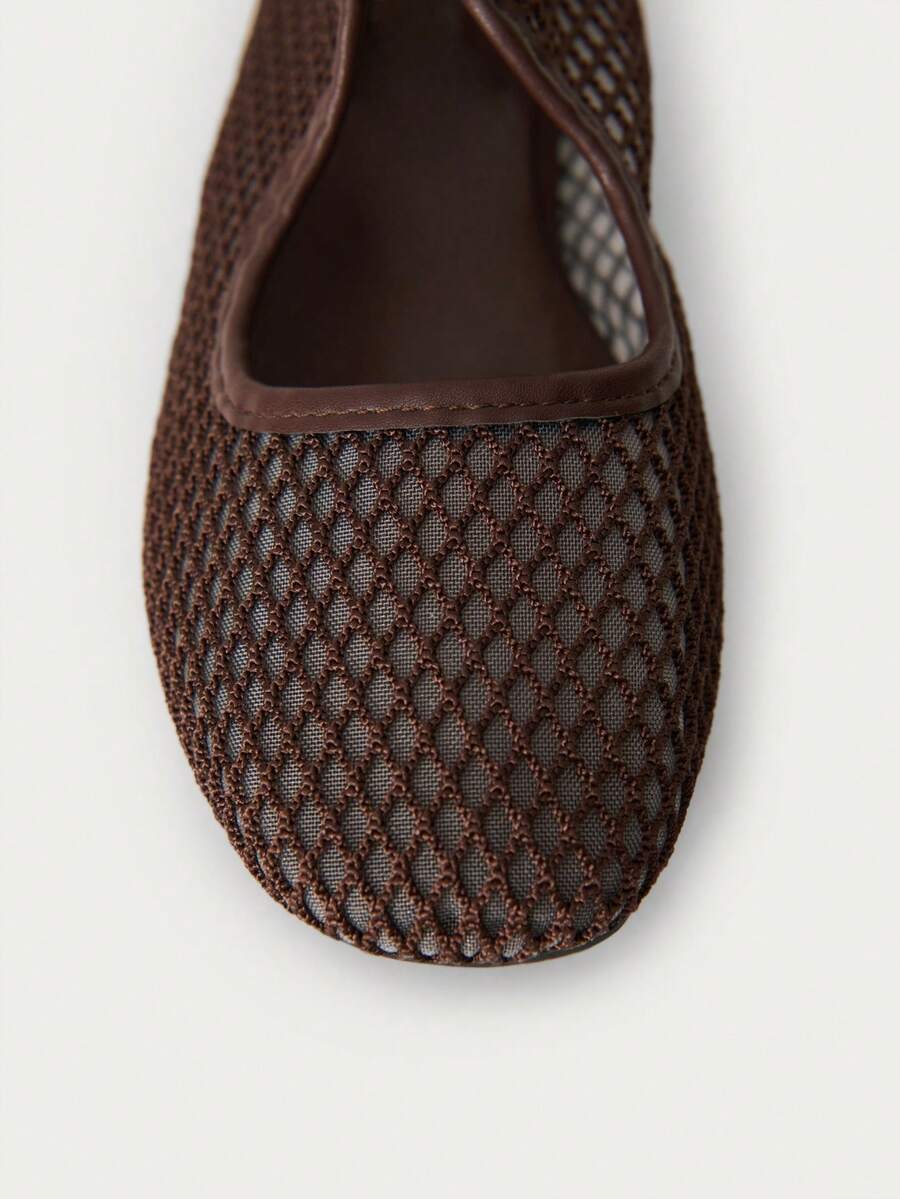 Nöista A Pair Of Fashionable Brown Flat Mesh Ballet Shoes, Featuring Breathable Mesh Design And Delicate Lace-Up Details, Creating A Modern Feminine Look. - Image 5